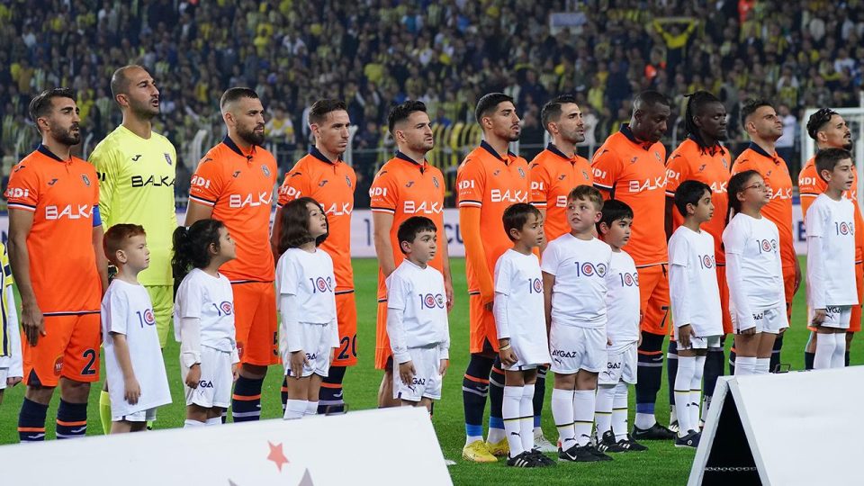 Emre Belözoğlu’ndan iki değişiklik