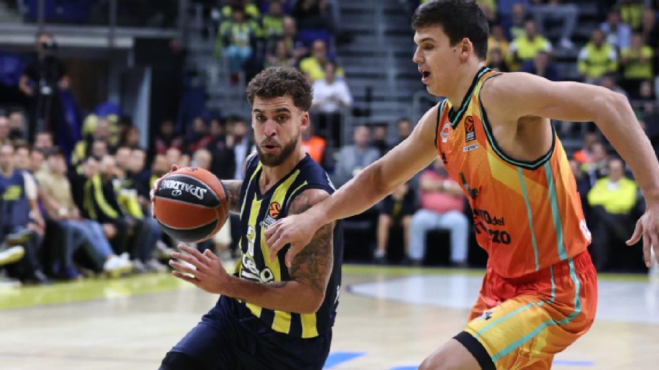 Fenerbahçe Beko 4’te 4 yaptı