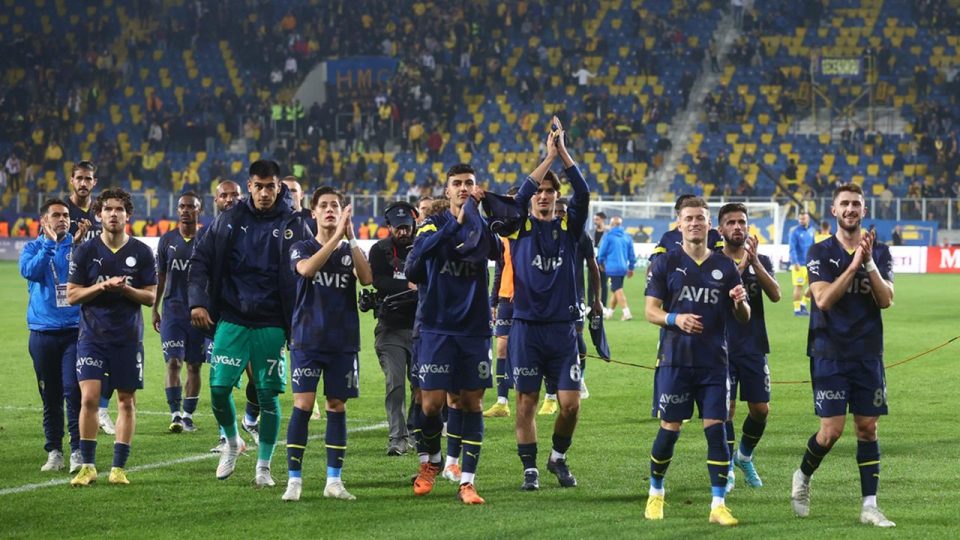 Fenerbahçe yenilmezlik serisini sürdürdü